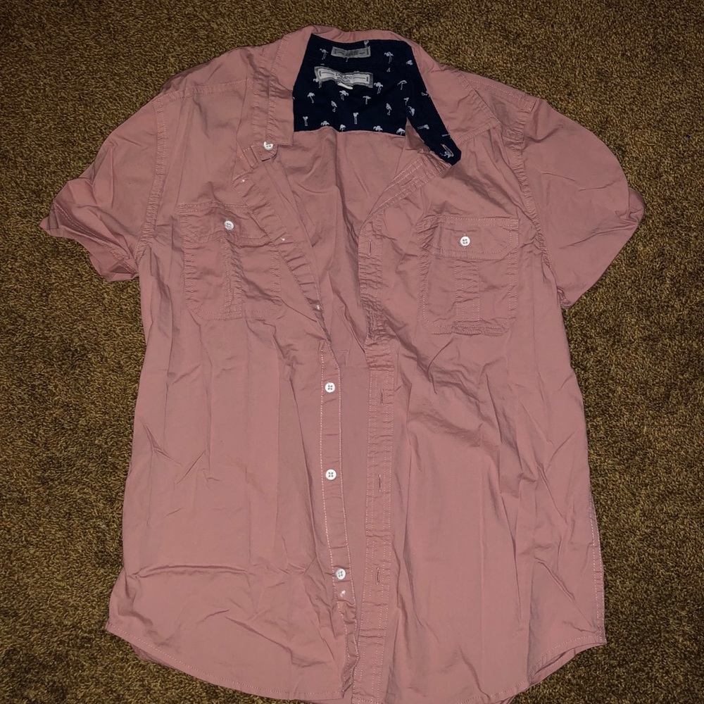 Short sleeve button up